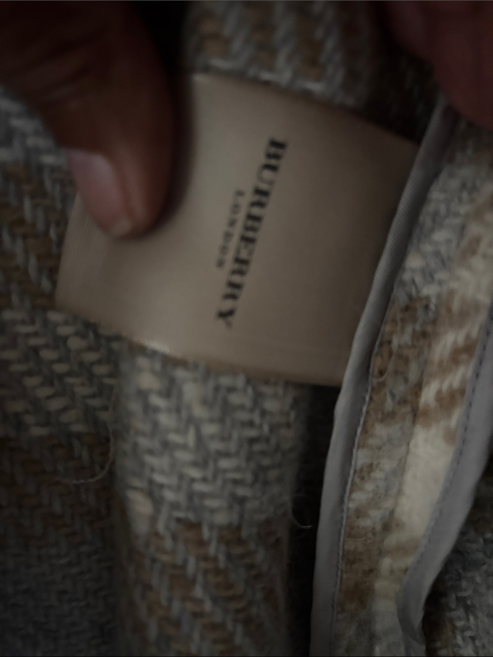 Burberry wool coat nwt - Picture 9 of 10